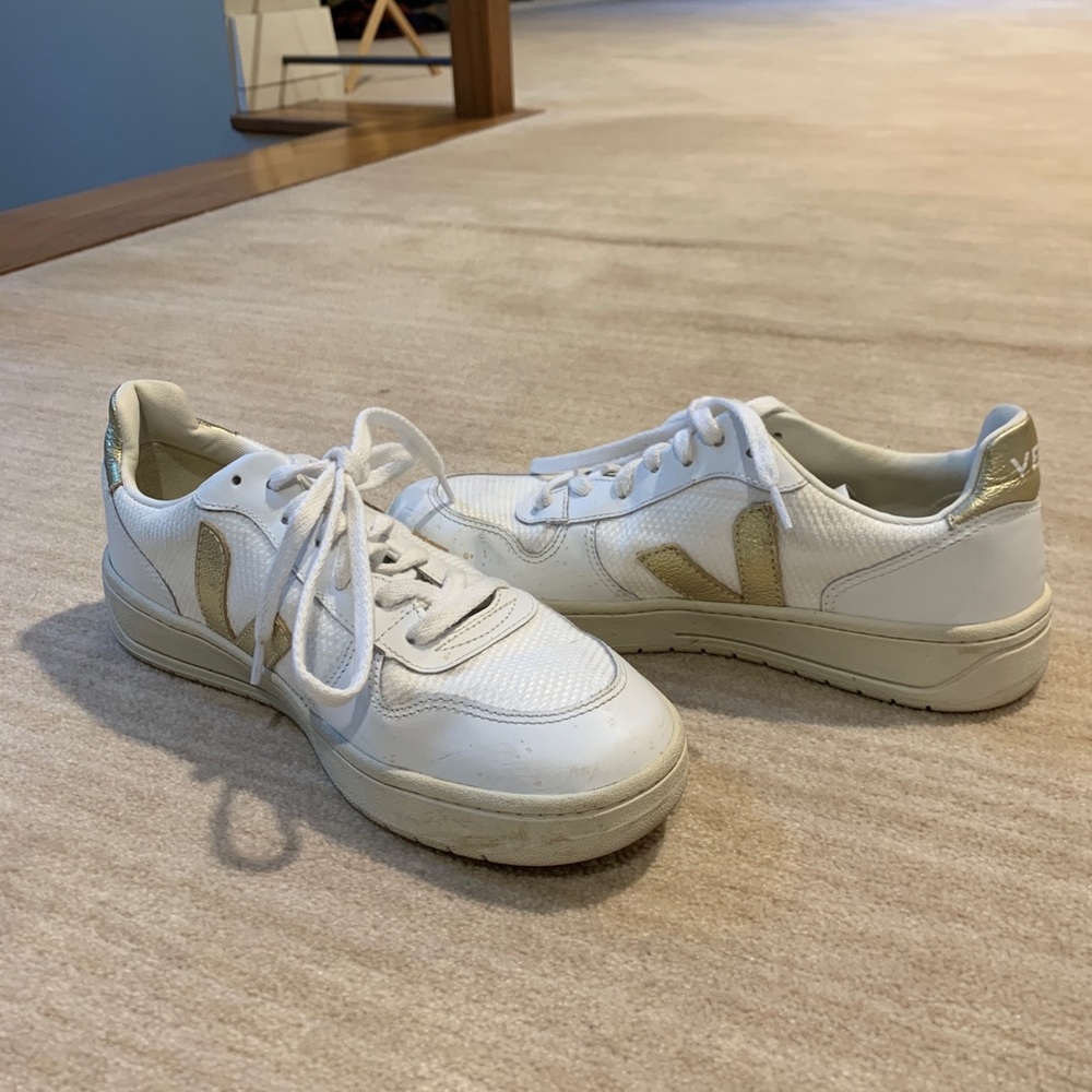 VEJA SNEAKERS - Only worn twice!